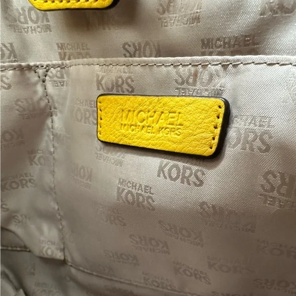 MICHAEL Michael Kors Large Leather‎ Fulton Chain Shoulder Tote (Citrus) - Picture 5 of 16